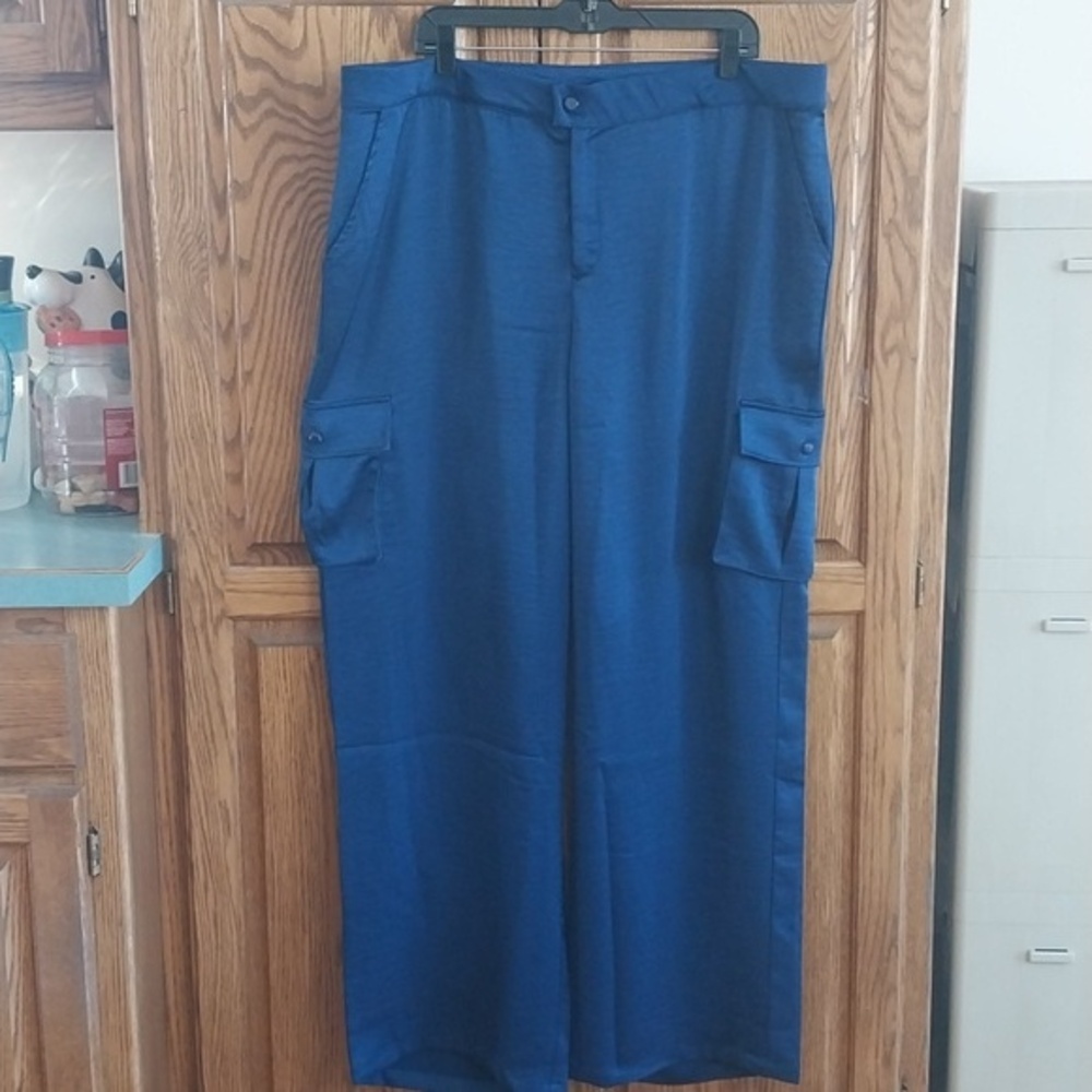 G by Giuliana Black Label NWT Women's Woven Satin Cargo Pants Size 18W‎ Blue